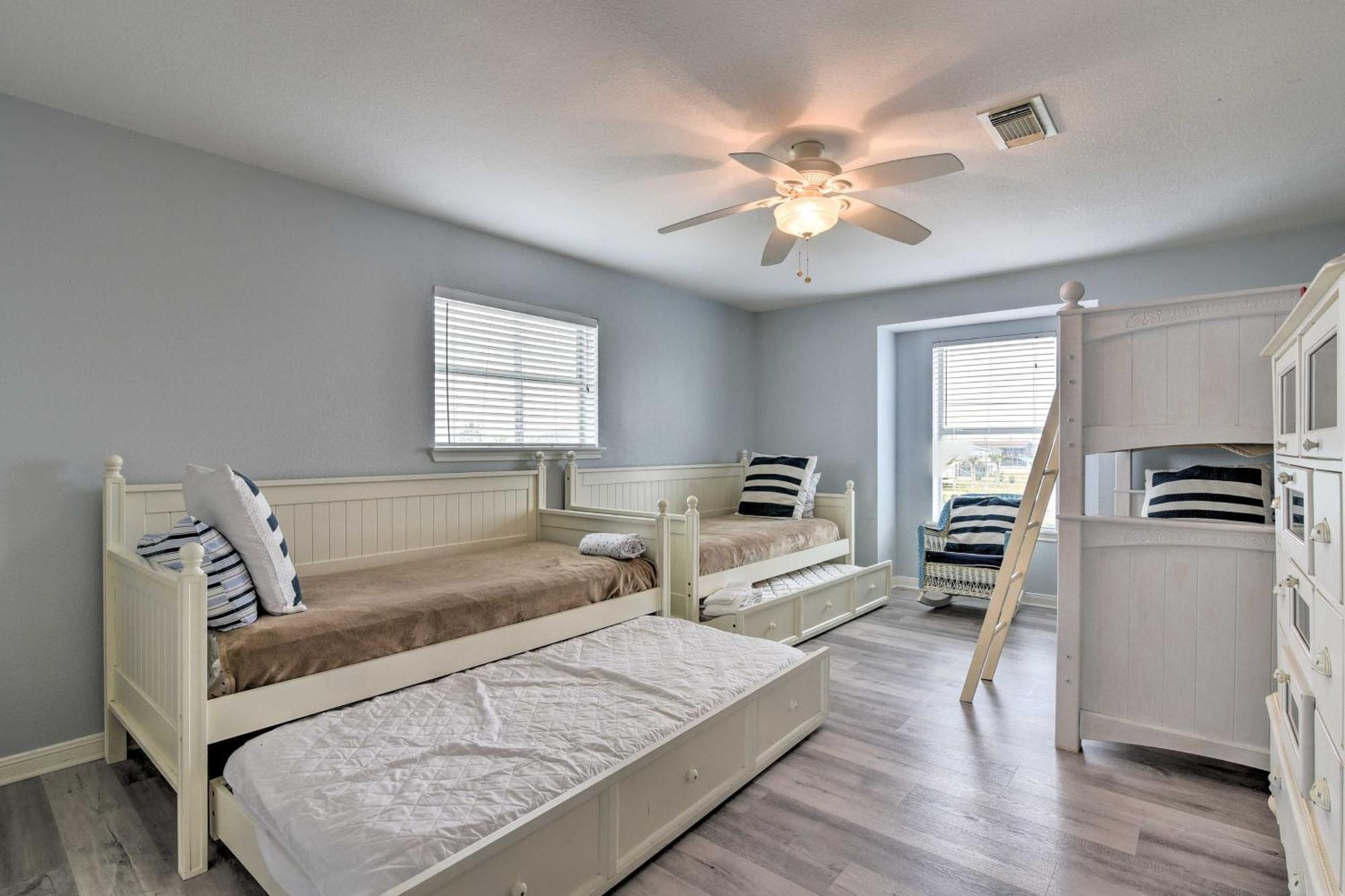 Oceanfront Galveston Home - Walk To Beach! מראה חיצוני תמונה