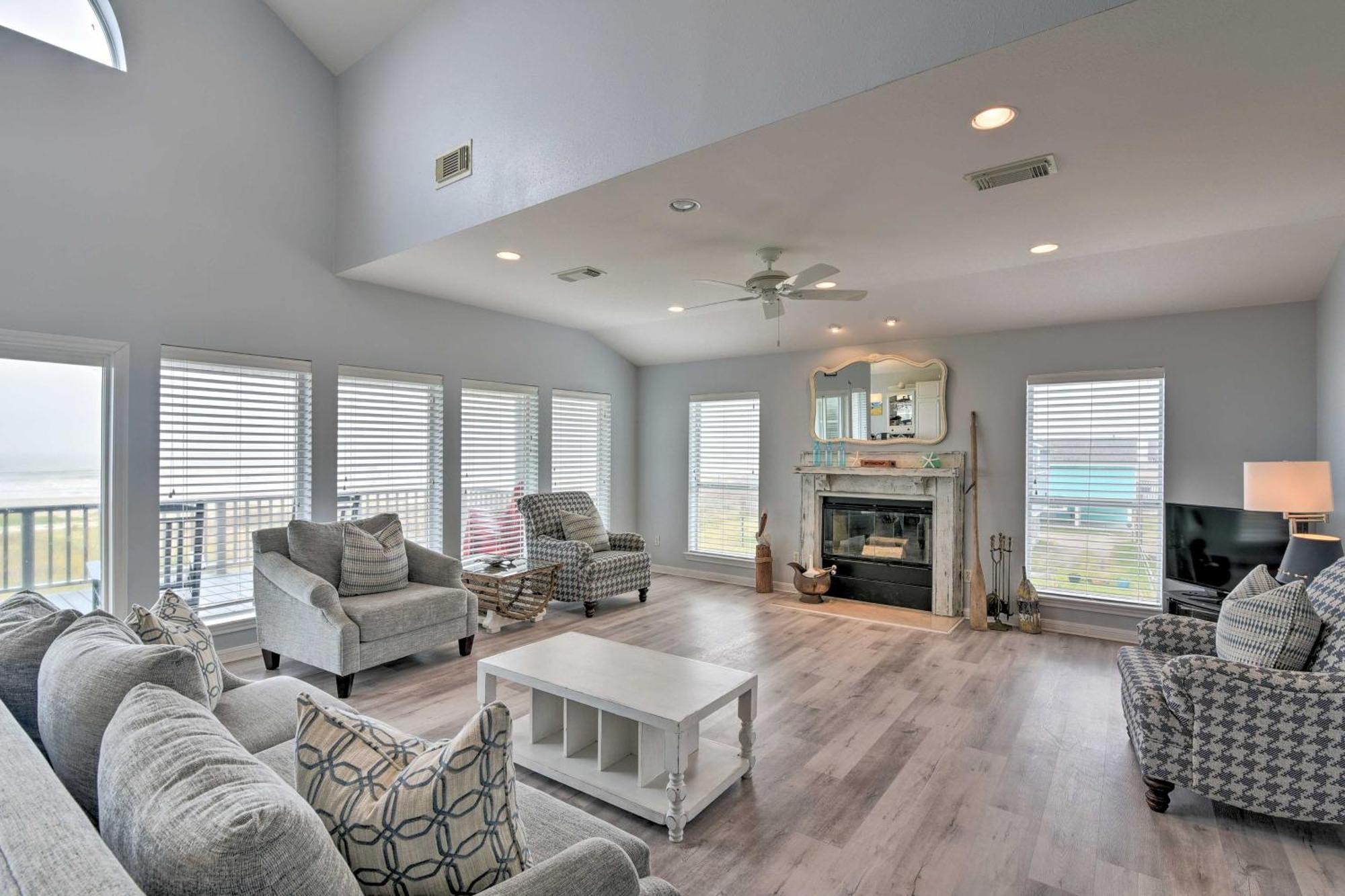 Oceanfront Galveston Home - Walk To Beach! מראה חיצוני תמונה